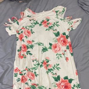 floral ripped top super cute